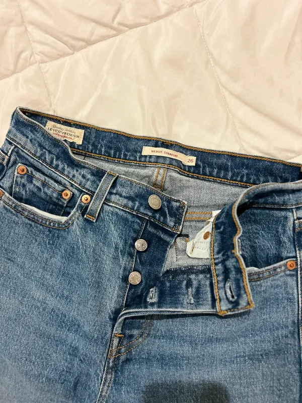 Levi’s Wedgie Straight Jeans - Image 6