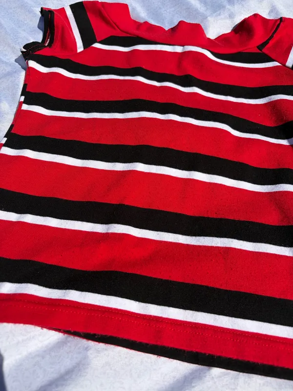 Y2K Zoey Beth red and black shirt Size M - Image 4