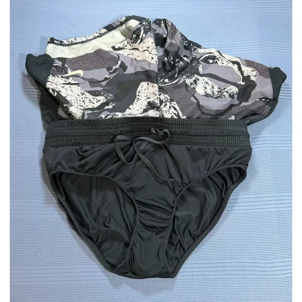 Nike DRI-fit Tempo Running Shorts Womens Small - Image 5