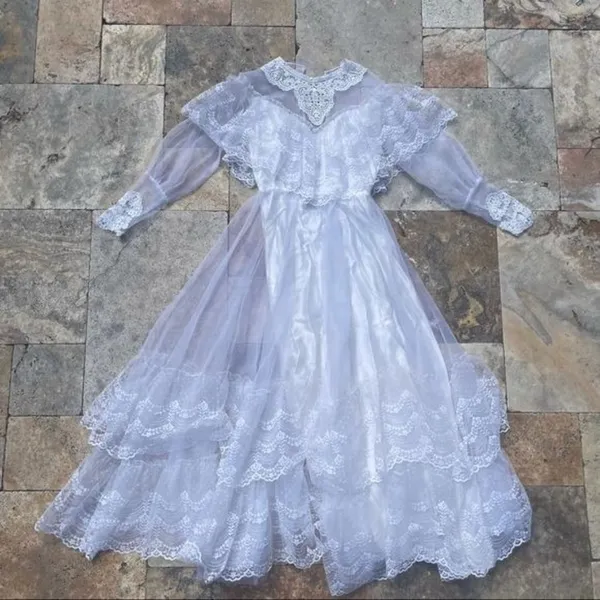Vintage 1950s lace high neck wedding dress cottage core / boho ruffle tiered lac - Image 2