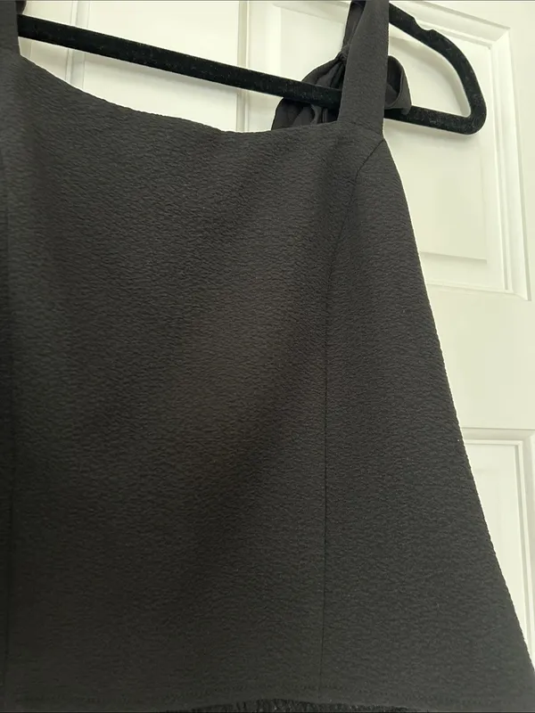 Old Navy Black Tie-Shoulder Camisole - Image 4