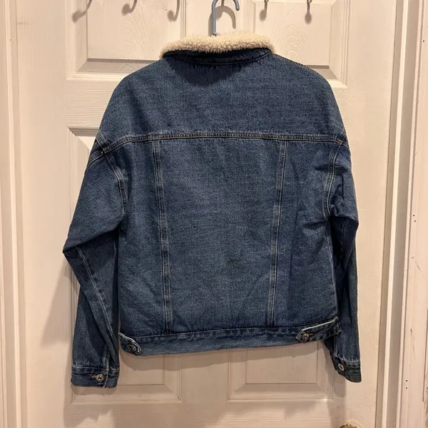 Love Tree Denim Womens Large Sherpa Lined Denim Trucker Jacket Medium Blue Wash - Image 6