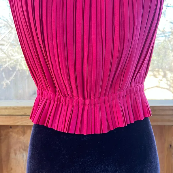 Banana Republic Women's Red Pleated Peplum Waist Top Size XS. NEW! - Image 5