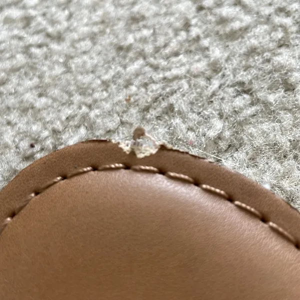 Old Navy Cute flip flops - Image 2