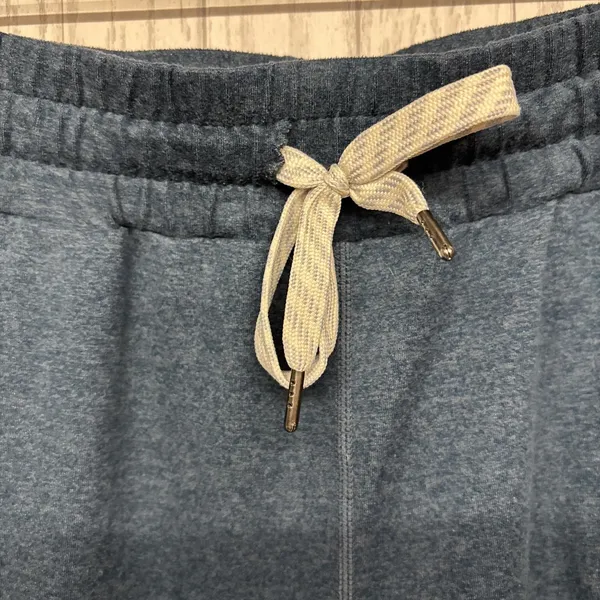 Womens Size L Vuori Performance Joggers Blue EUC - Image 3