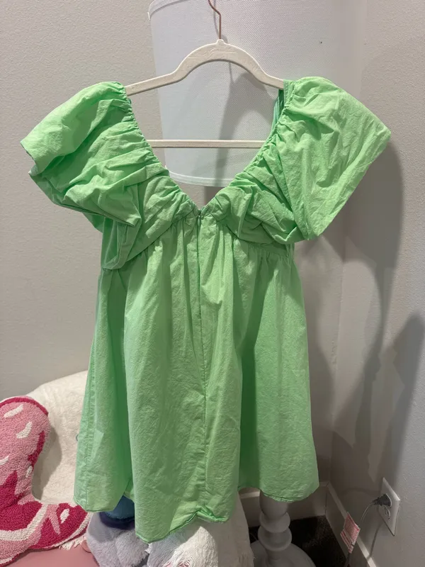 Boutique Line green dress - Image 2