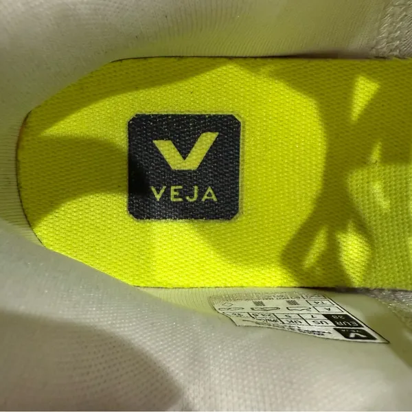 Veja Impala Engineered-Mesh Glaze Parme Women's White and Pink Sneakers - Image 5