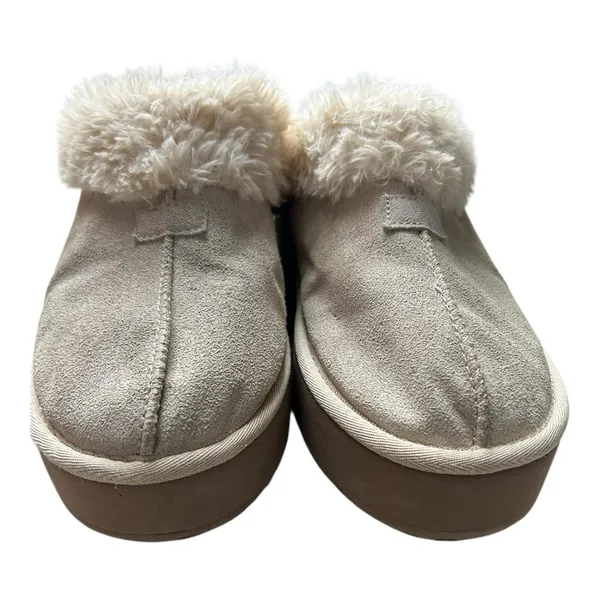 Joyspun Fur-Lined Slippers Size 8 - Image 2