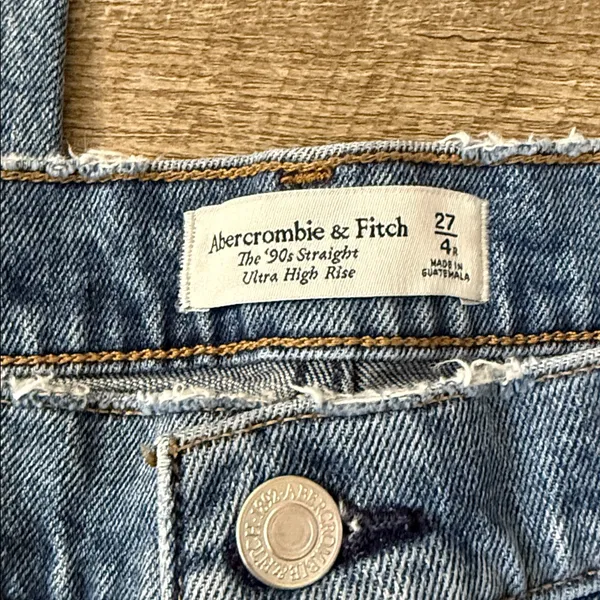 Abercrombie & Fitch Ultra High Rise 90s Straight Jeans Size 27 4R - Image 2