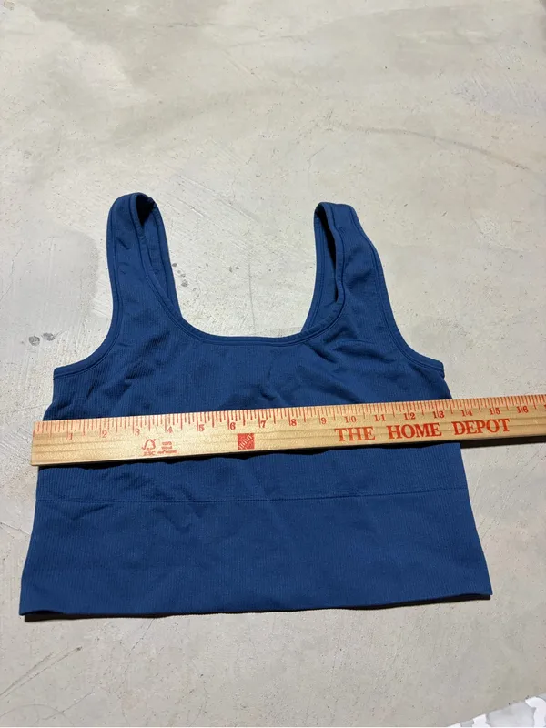 Athleta Women’s Ribbed cropped tank top medium - Image 2
