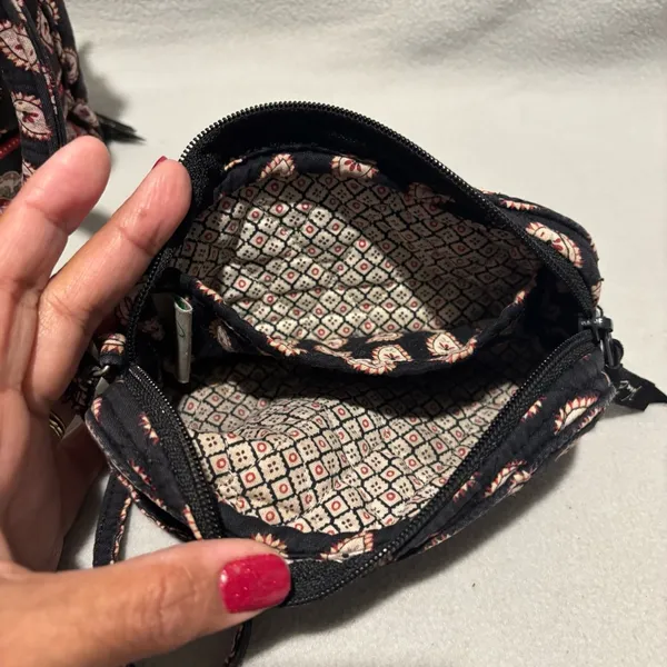 Vera Bradley Multi Compartment Large Shoulder Tote Bag with matching Wristlet - Image 10
