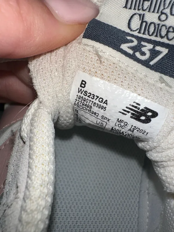 New Balance Sneakers - Image 5