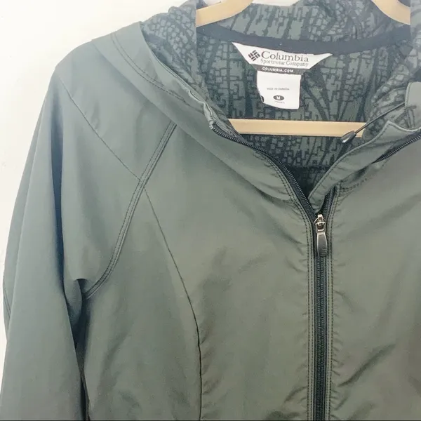 Columbia Women’s Medium Grey Omni Shield Athletic Performance‎ Jacket - Image 2