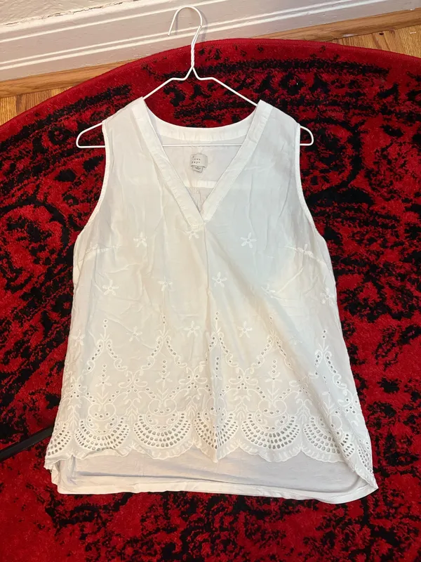 A New Day White Lace V-Neck Sleeveless Top - Image 10