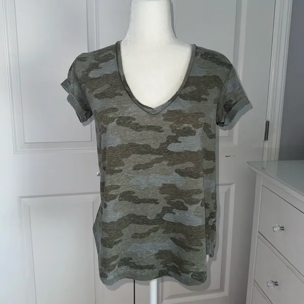 American Eagle Outfitters Camo Tee - Image 3