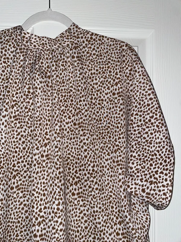 Cheetah Business Top Brown Size L - Image 2