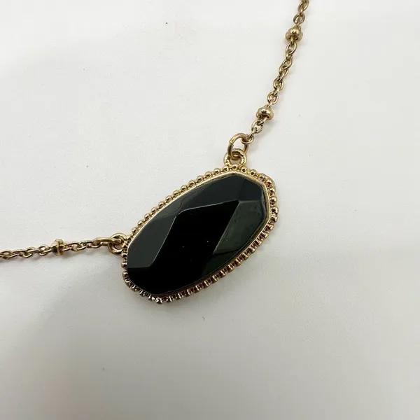 Black and gold tone pendant necklace - Image 9