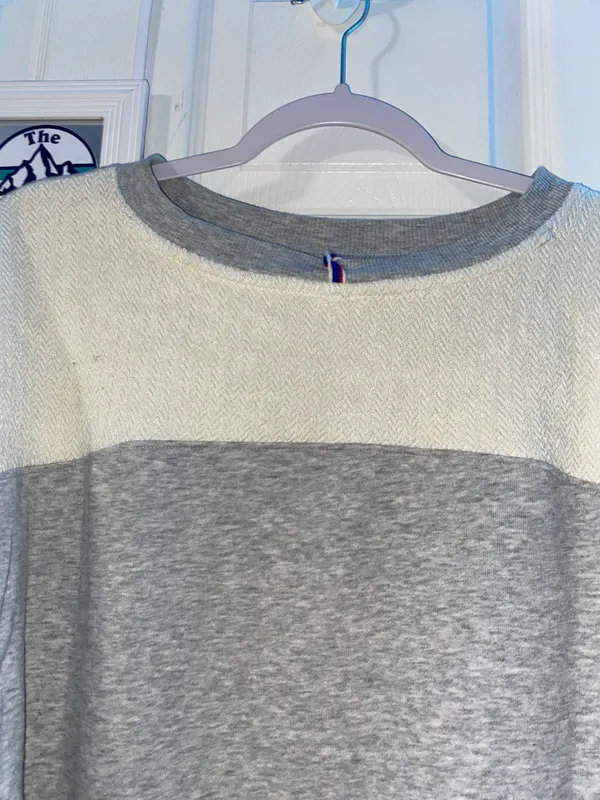 Champion Crewneck - Image 5
