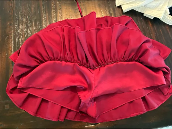 A super skirt!!! very stretchy and perfect for a collage gameday - Image 3
