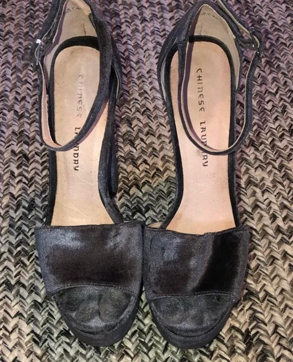 Chinese Laundry Grey  heels - Image 2