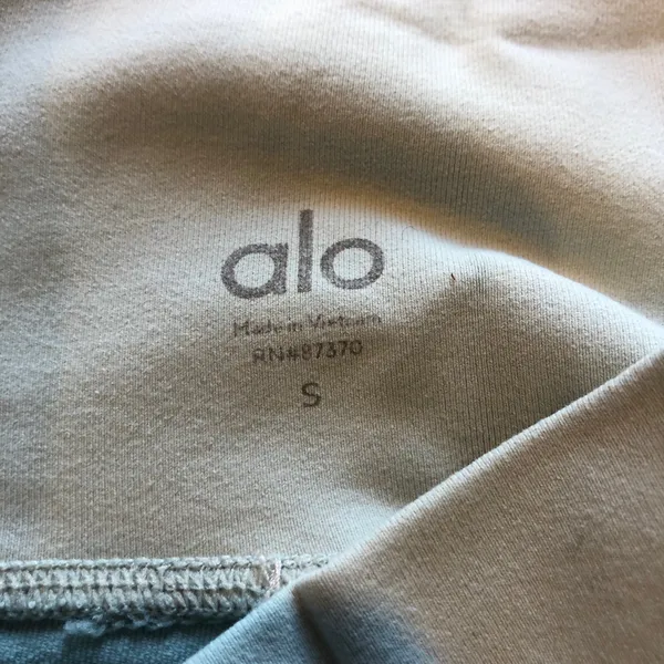 Alo Yoga Airbrush Legging Crops Cloud Blue Mesh Panels - Image 4
