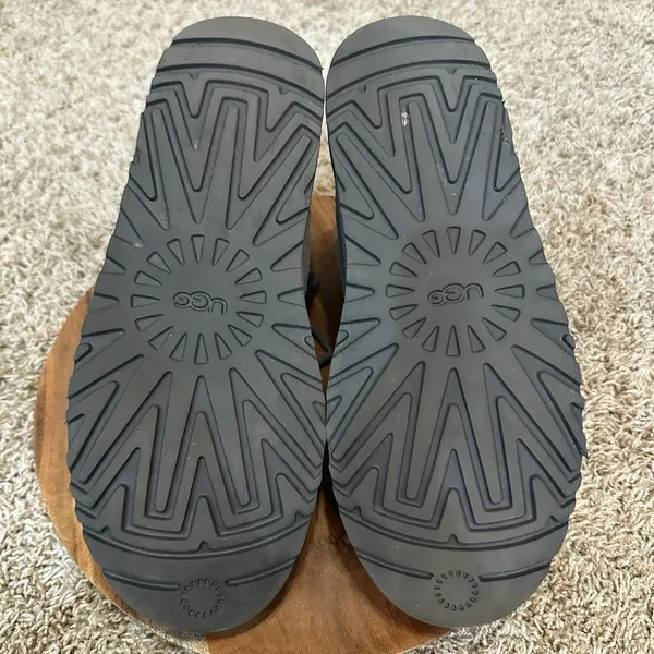 UGG Neumel Charcoal Gray Suede Chukka Ankle Boots Womens Size 10 Lace Up Booties - Image 8