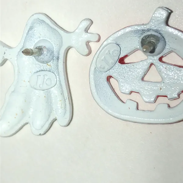 Halloween Costume Accessories Set - Black Bat & Orange Pumpkin Pins - Image 6