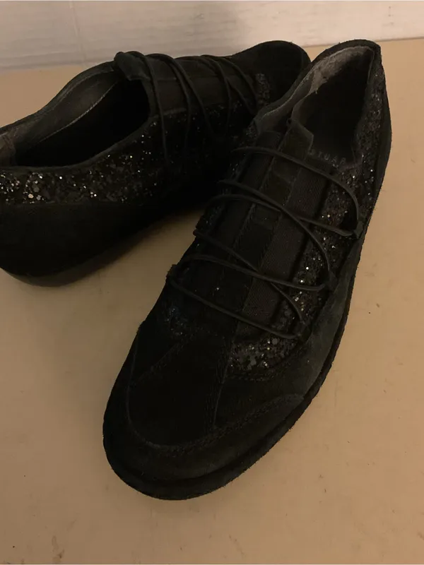 Stuart Weitzman women black suede glitter Sneakers US 5.5 - Image 2