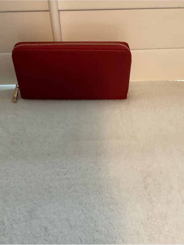 Classic Red Zip-Around Wallet with Gold Hardware - Image 3