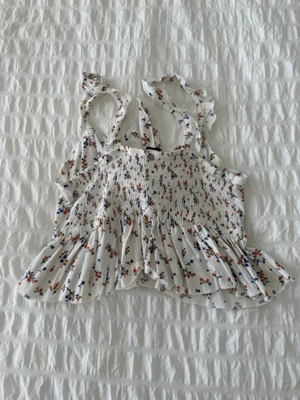 American Eagle Floral Flowy Top - Image 3