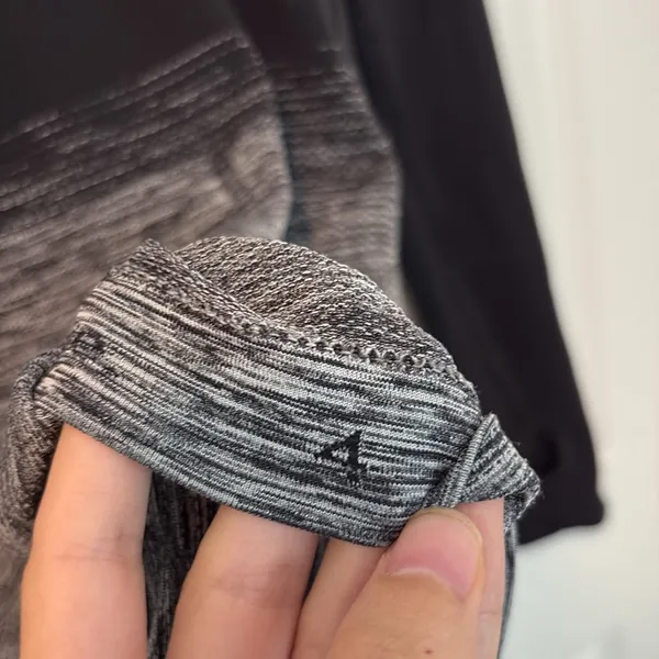 Lululemon Black & Gray Ombre Swiftly Tech Long Sleeve Shirt Size 4 - Image 6