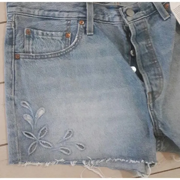 Levi's 501 Denim Shorts Distressed Blue Frayed Hems Button Fly Womens 32 Floral - Image 4