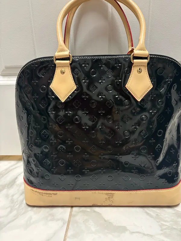 Invece Arcadia Black Patent Dome Handbag. Made in Italy - Image 2