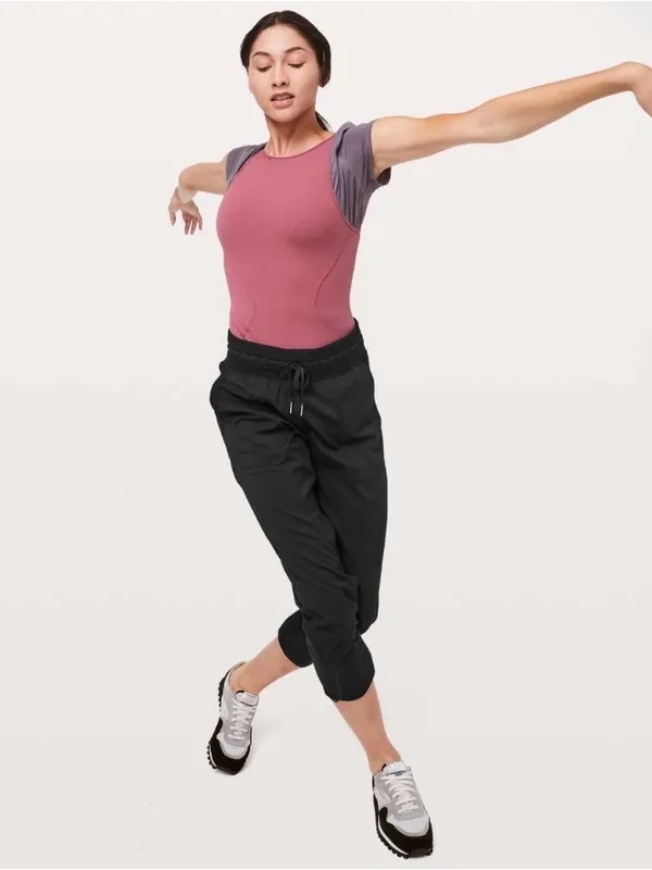 Lululemon Dance Studio Crop *25" Black Size 8 - Image 3