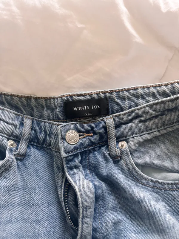 White Fox Low-Rise Jeans - Image 3