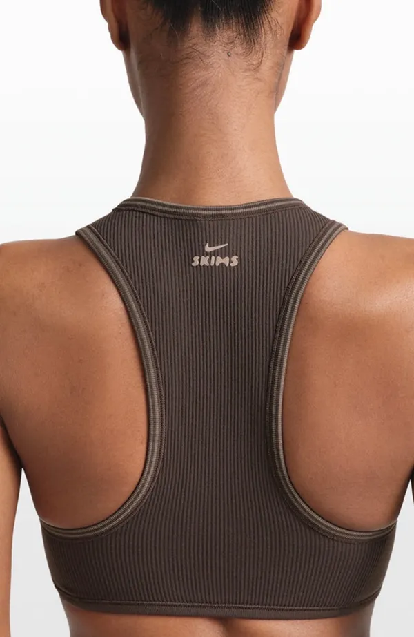Skims x Nike ribbed seamless racer front bra Color phoenix/truffle - Image 2
