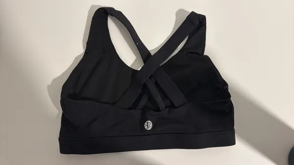 Black sports bra - Image 2