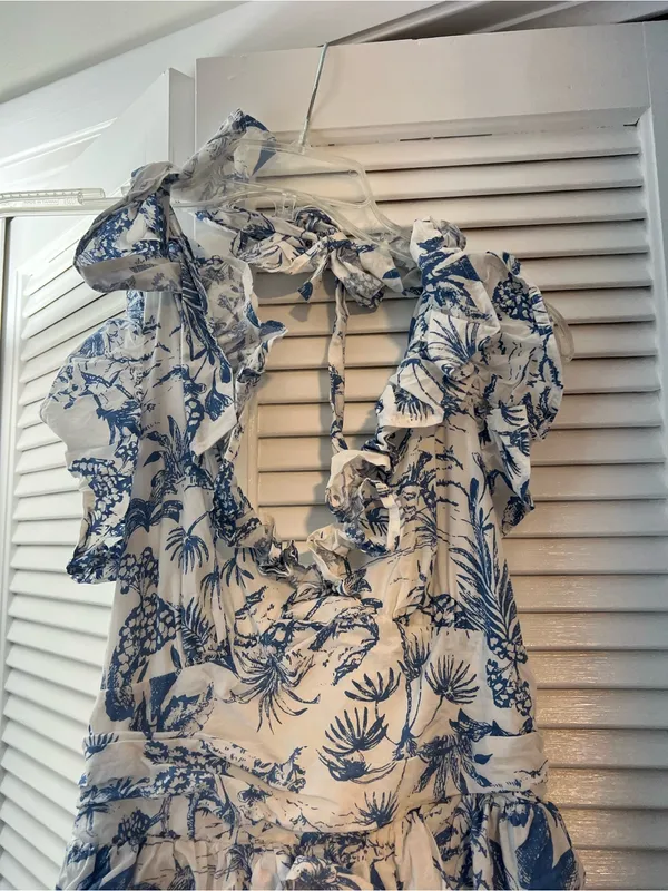 Storia White and Blue Floral Ruffle Maxi Dress - Image 4