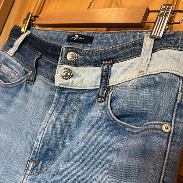 7 For All Mankind jeans high waisted, 2 tone crop jeans- y2k - Image 4
