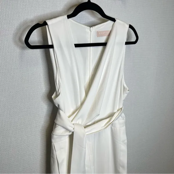 Keepsake the label | Large‎ Woman’s Elegant White Jumpsuit - Image 4