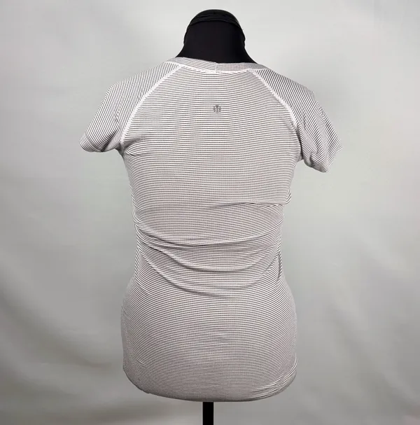 Women’s Lululemon White Swiftly Tech Hip Length Crew Neck Tee Size 6 - Image 3