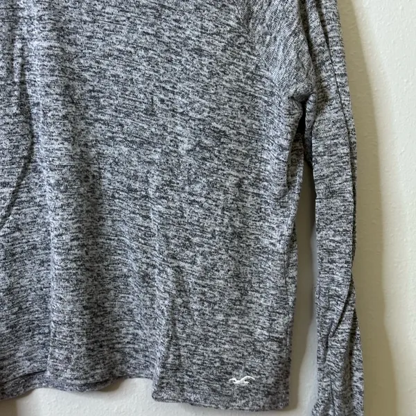 Hollister Women Must Have Collection Gray Longsleeve Shirt Size‎ XS - Image 3