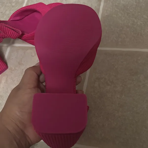 Stylish Pink Women's Sandals Size 7 - Image 4