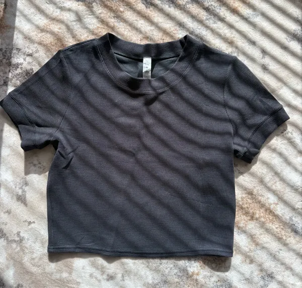 ALO Yoga Black Waffle Ribbed Short Sleeve Crop Top - Image 3