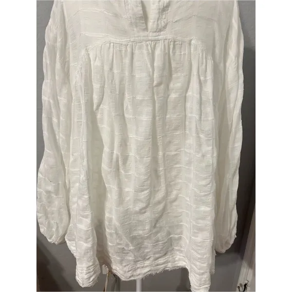 We The Free  Women White Textured Buttonless Tunic Size extra Small OVERSIZE. - Image 6