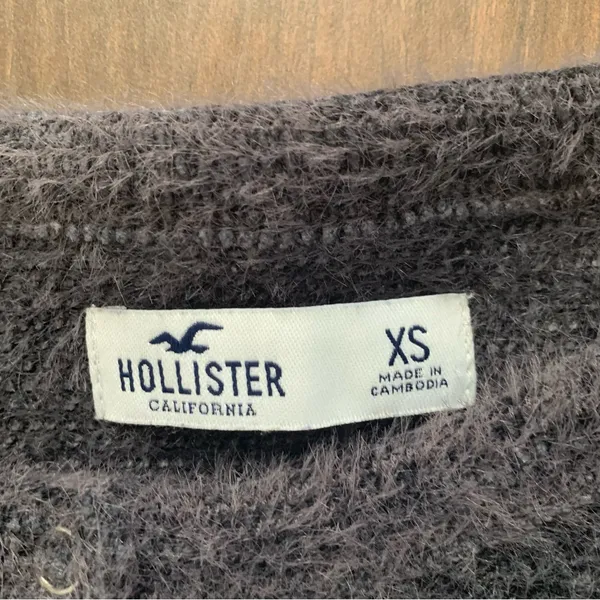Hollister Cropped Fuzzy Henley Long Sleeve Minimalist Top Gray Size XS - Image 2