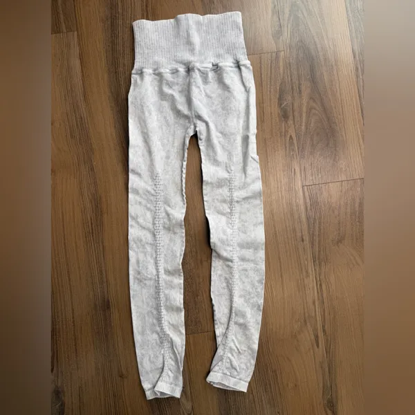 Free People $126 FP Movement Good Karma Ice Gray White Sports Bra Leggings‎ Set - Image 8