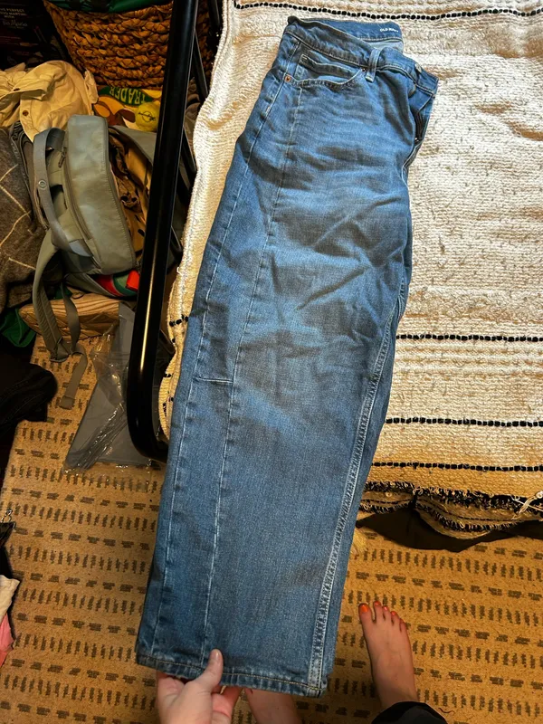 Old Navy Barrel Jeans - Image 3