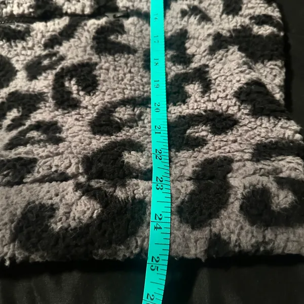 Cheetah Print Faux Fur Sweater - Image 10