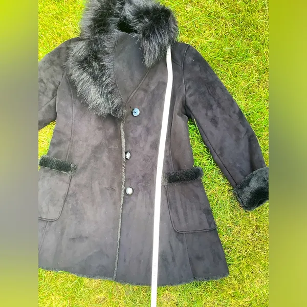 Nice stylish GUESS coat 🖤🖤🖤 - Image 8